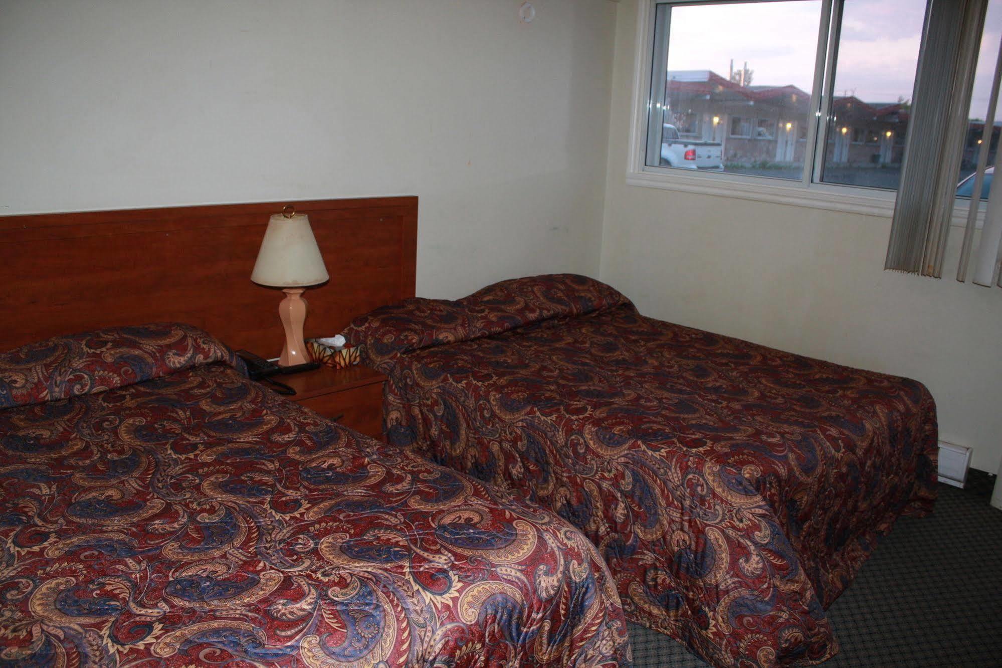 Grand Motel Saint-Hubert Longueuil Exterior photo